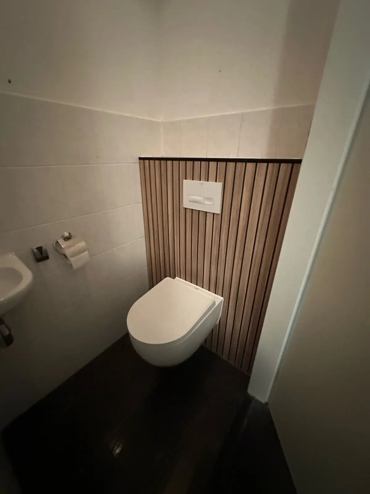 Marmerlook badkamer na renovatie