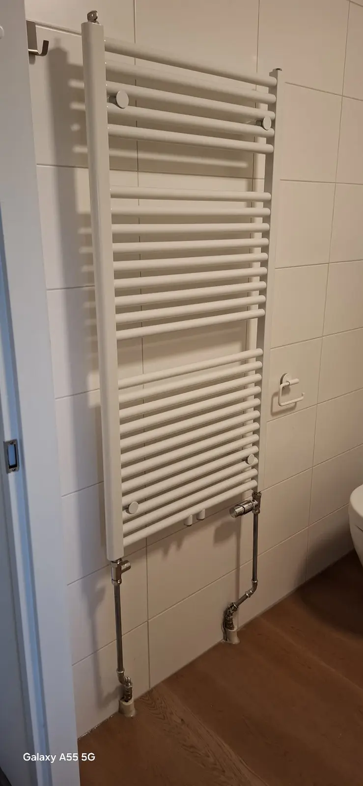 Marmerlook badkamer na renovatie
