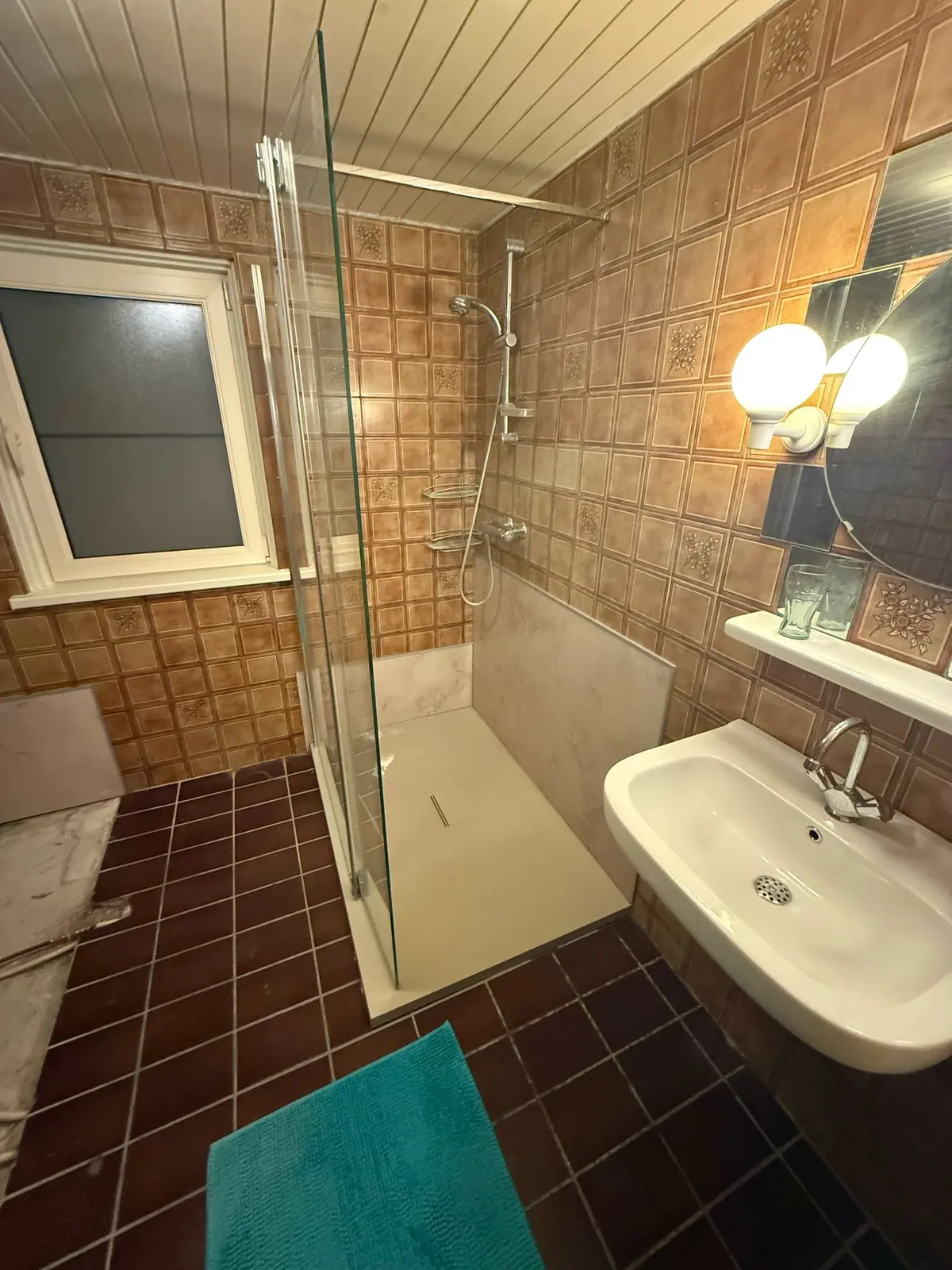 Marmerlook badkamer voor renovatie