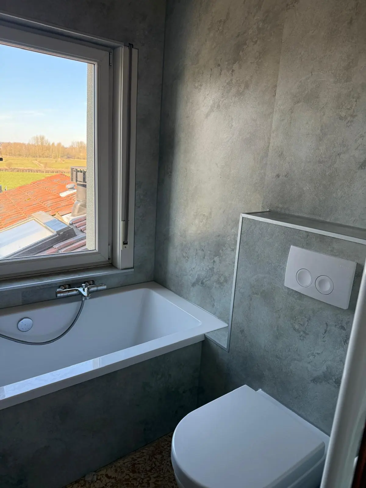 Marmerlook badkamer voor renovatie
