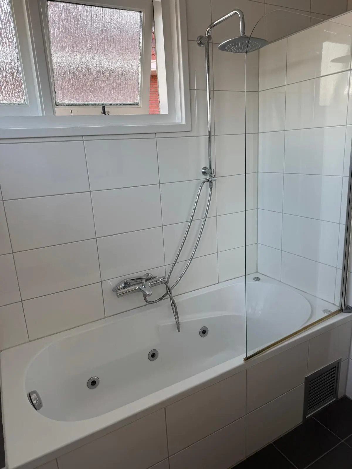 Marmerlook badkamer voor renovatie