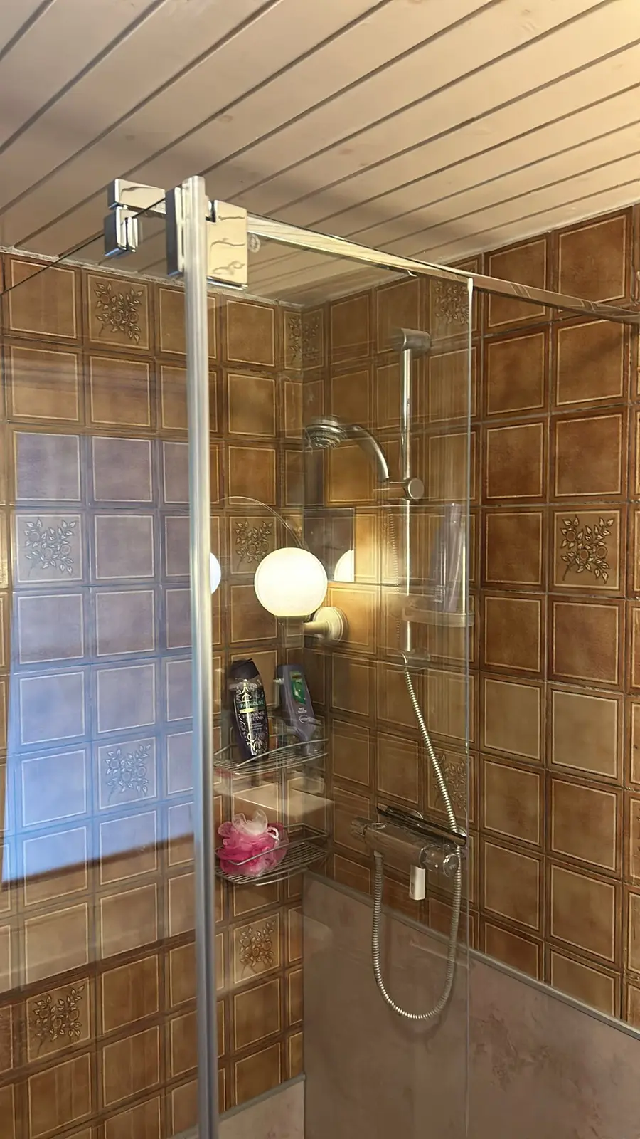 Marmerlook badkamer voor renovatie
