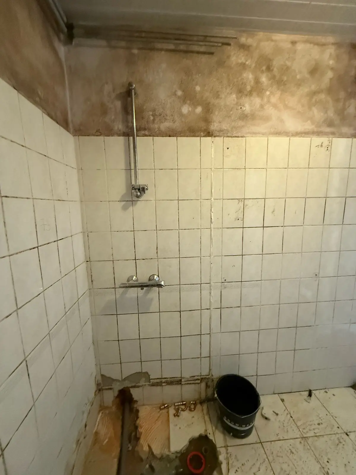 Marmerlook badkamer voor renovatie