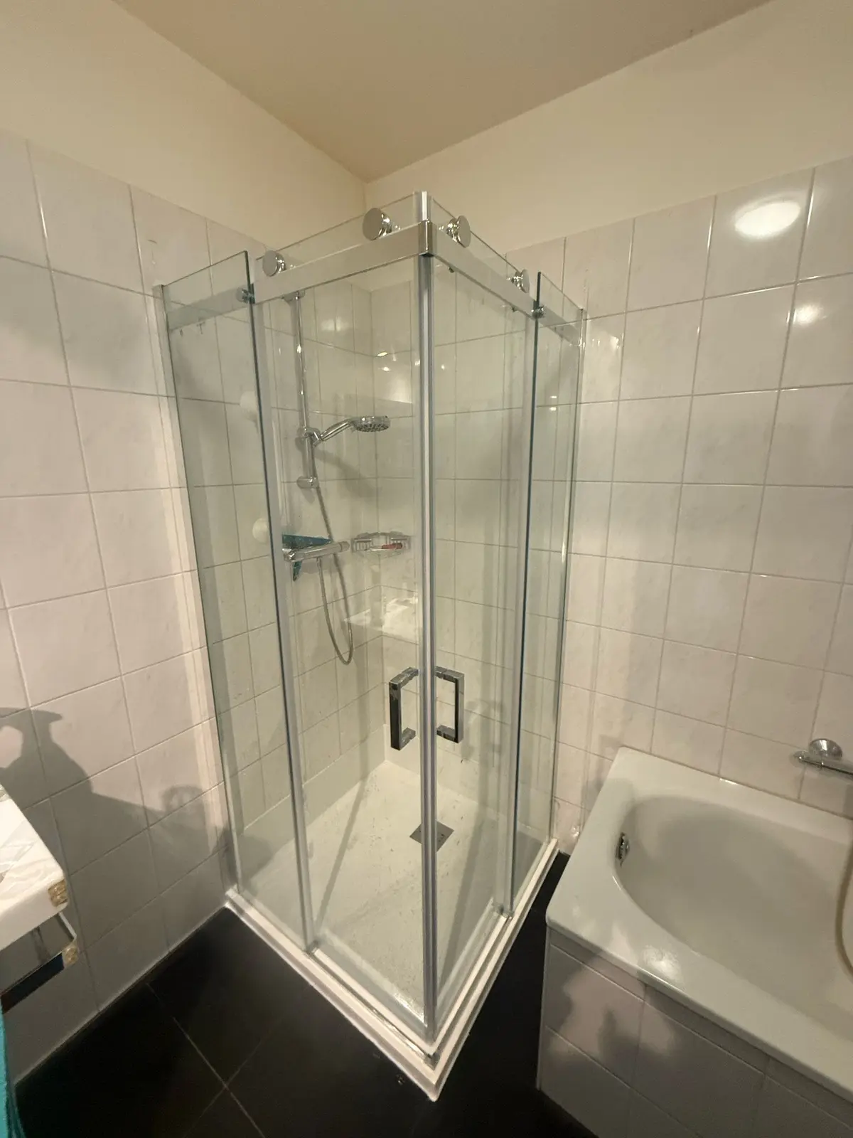 Marmerlook badkamer voor renovatie