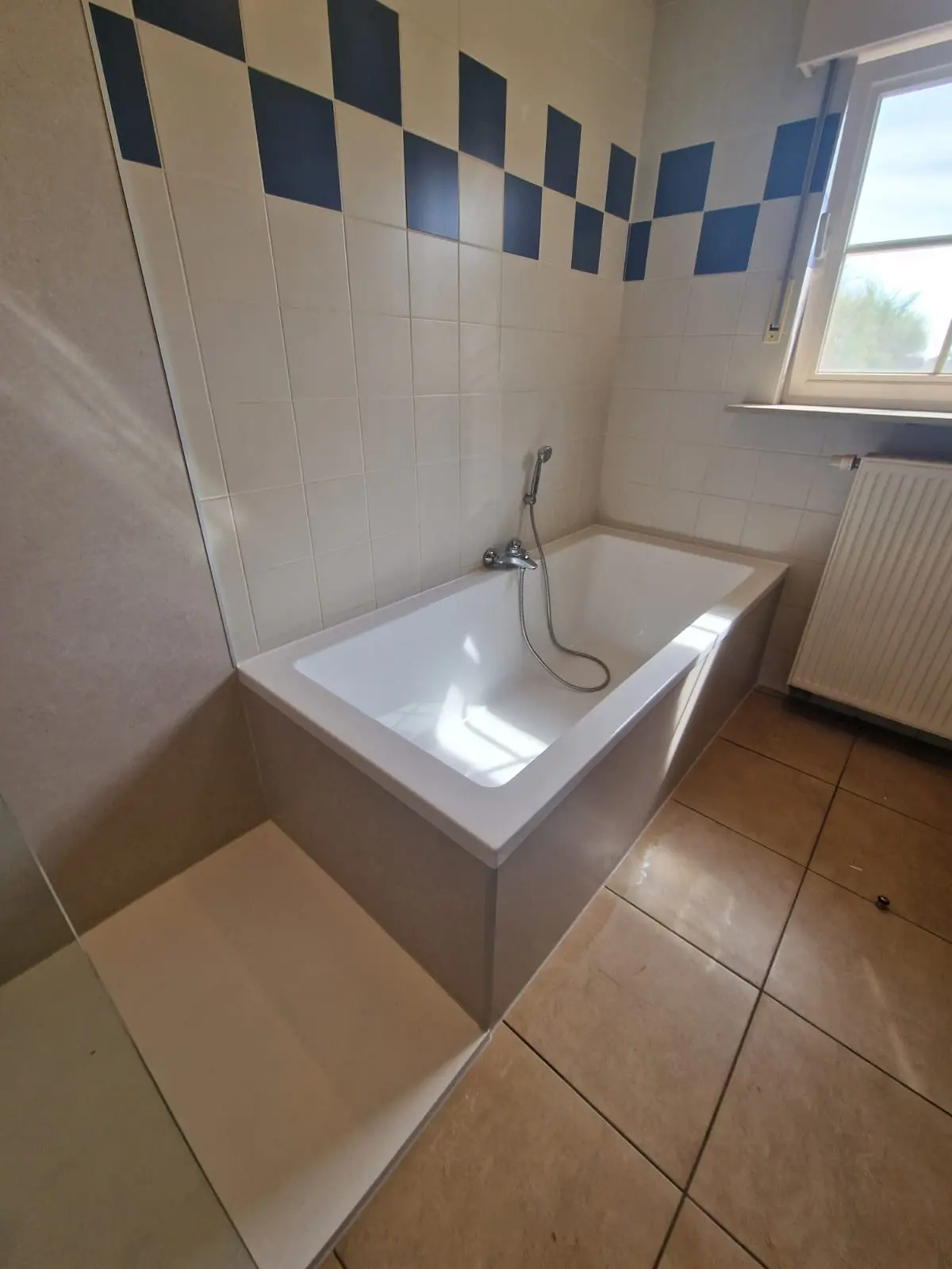 Marmerlook badkamer voor renovatie