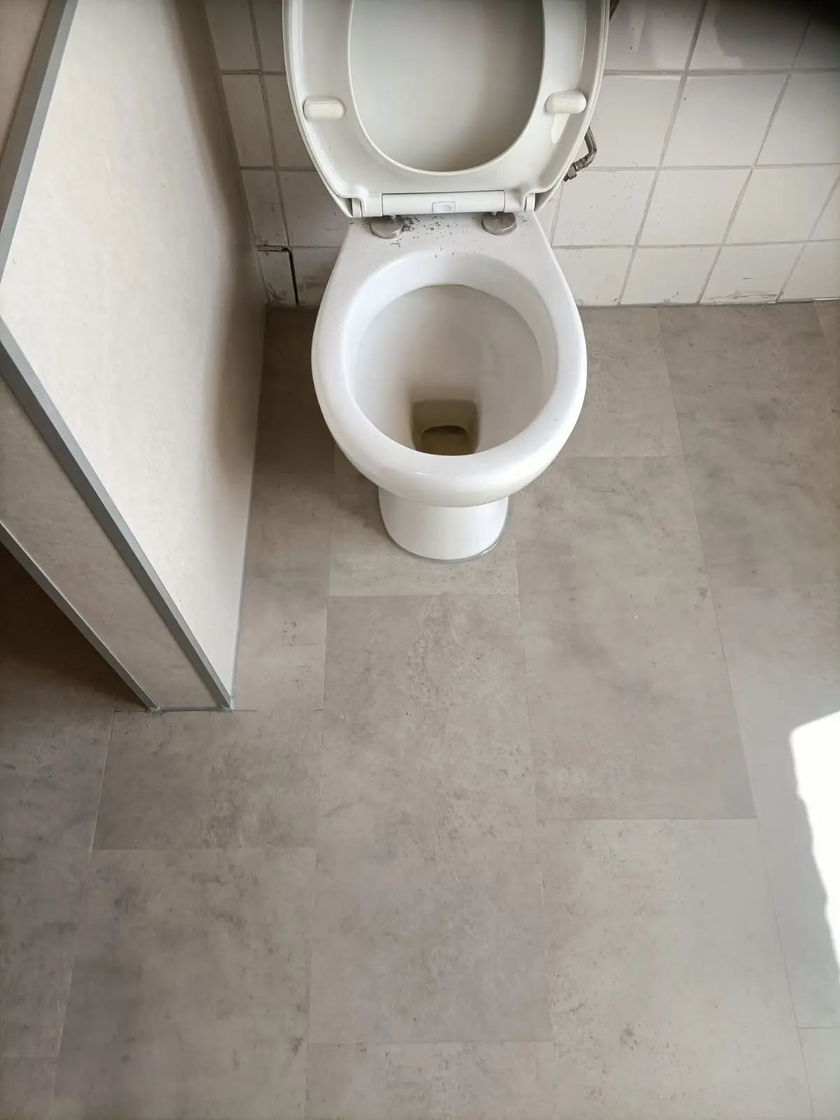 Marmerlook badkamer voor renovatie