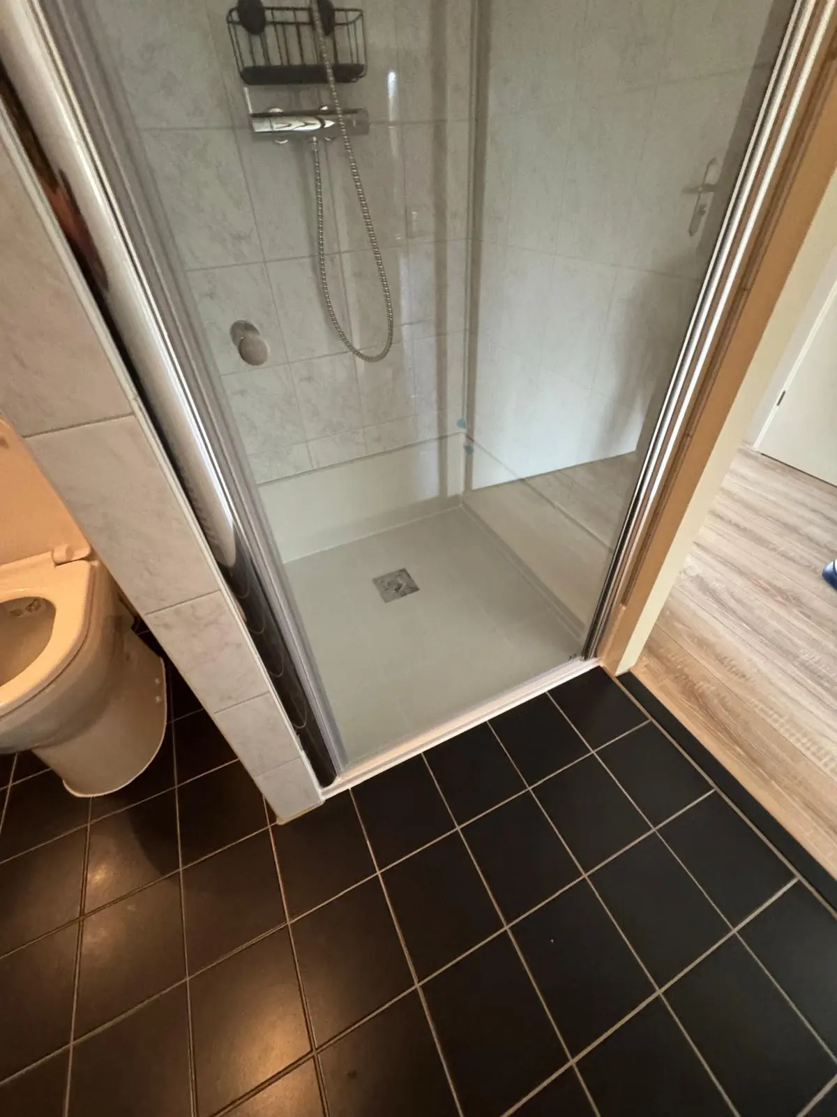Marmerlook badkamer voor renovatie