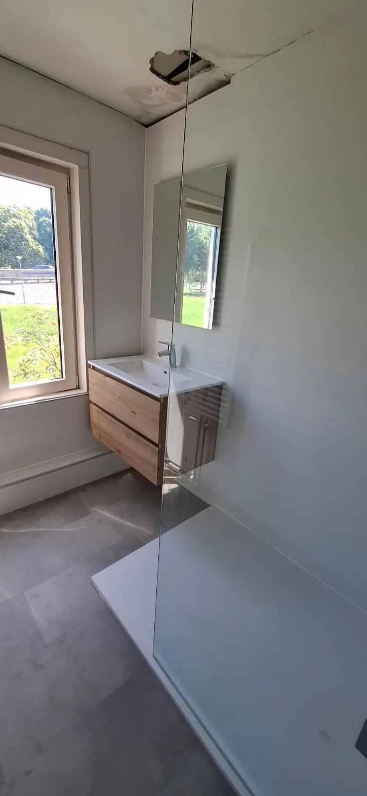 Marmerlook badkamer voor renovatie
