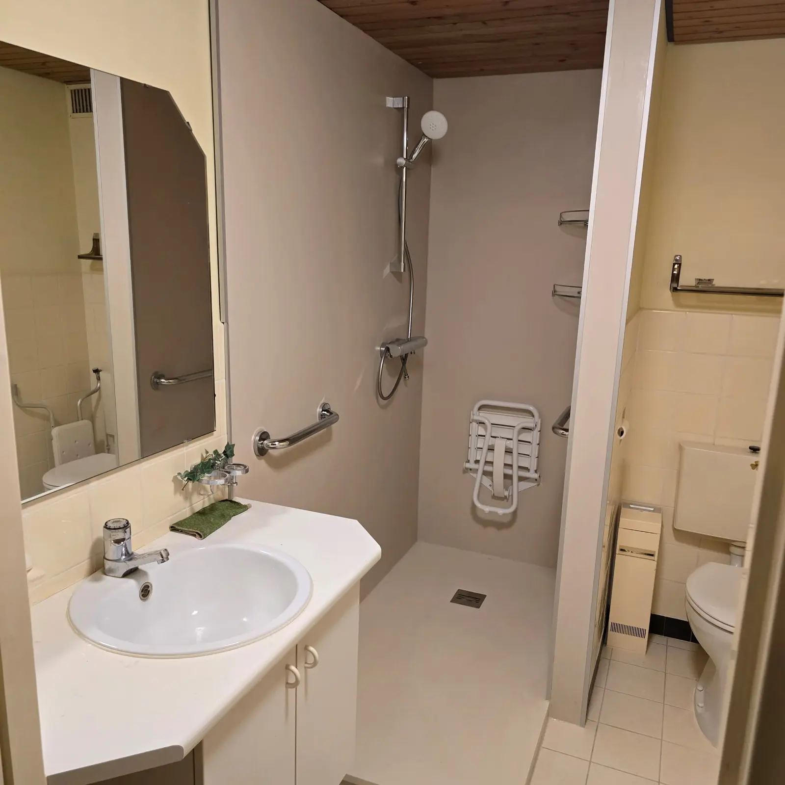 Marmerlook badkamer voor renovatie