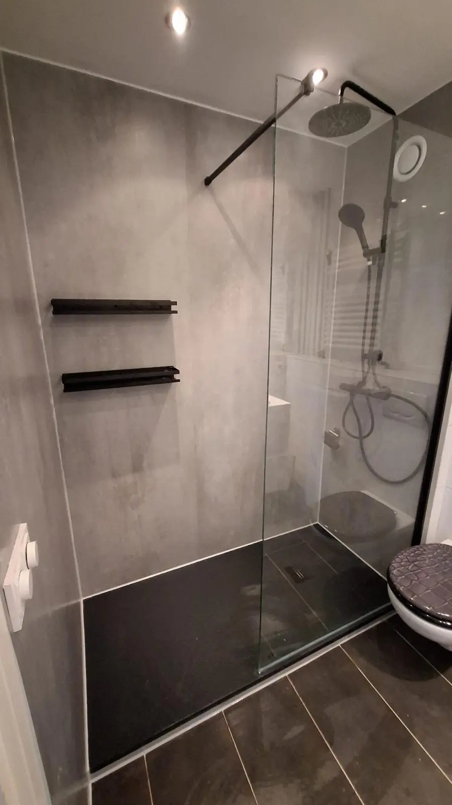 Seniorvriendelijke douche na renovatie